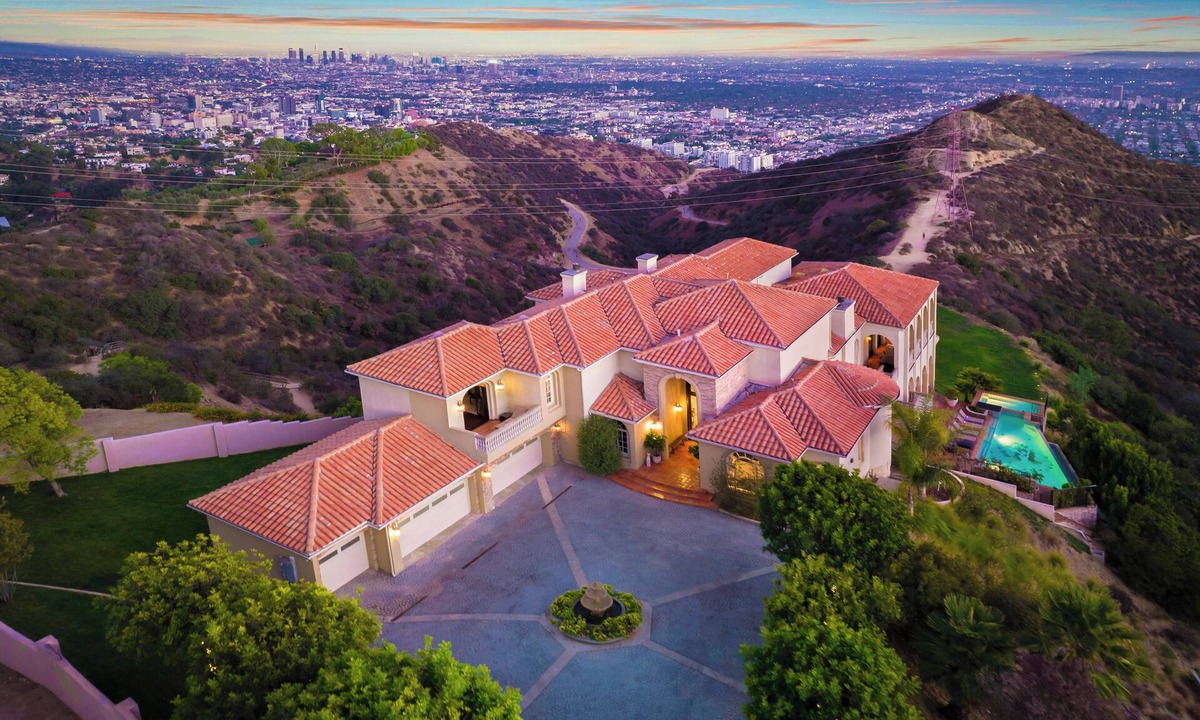 Hollywood Hills House | Hollywood Hills Mansion - Weddings, Corporate Retreats, Events, Private Stays