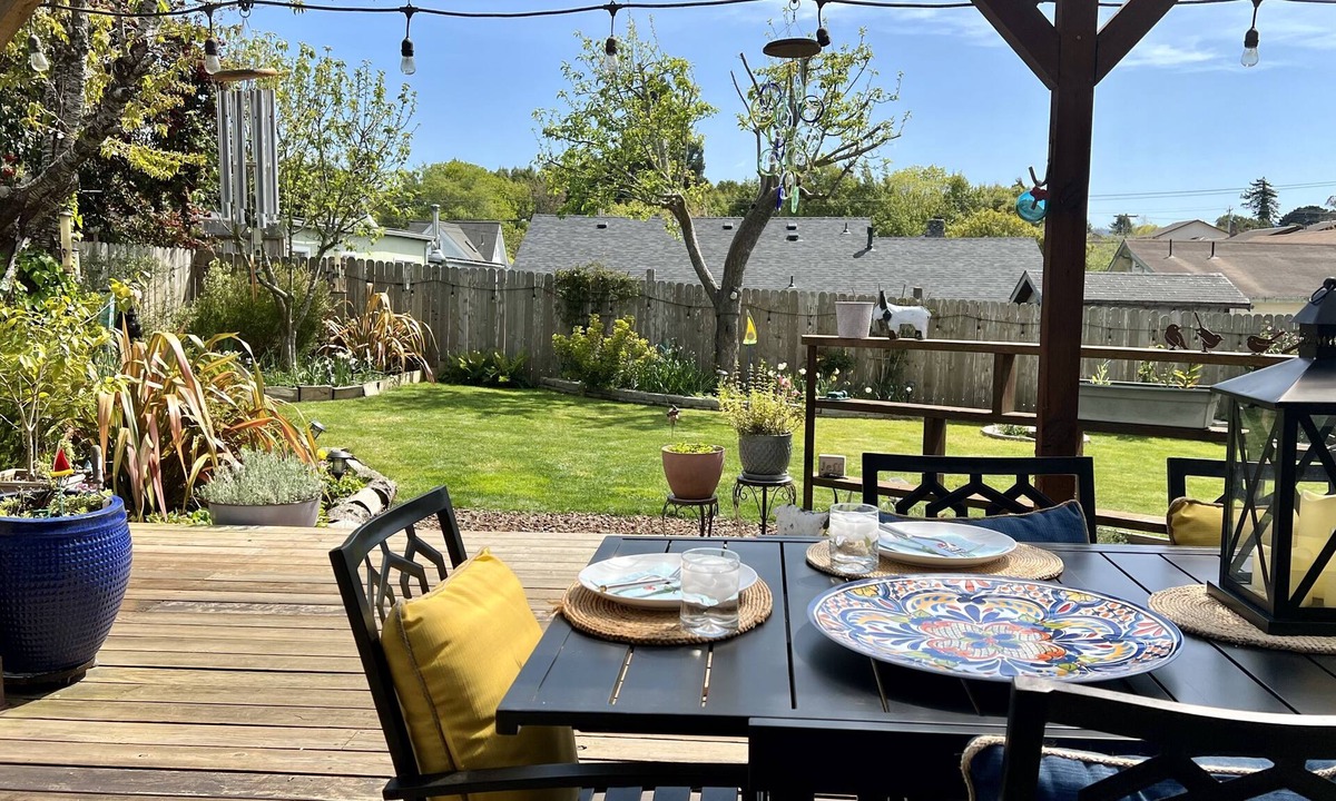 Rohnerville House | Home and Garden in Sunny Fortuna!