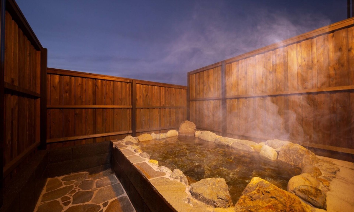 Yufuin Onsen House | Hoshi2 parking lots Outdoor Hot spring /Yufu Ōita
