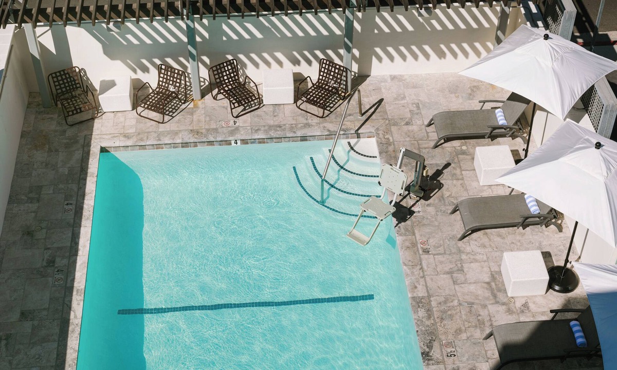 Newport Shores Hotel | Hotel Solarena Newport Beach, a Dazzler Select by Wyndham