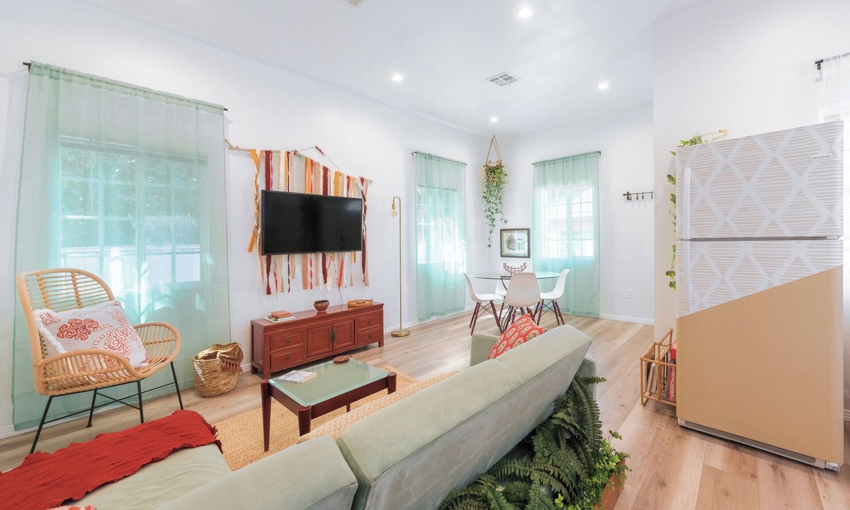 Atwater Village House | Immaculate 3Bd/3Ba Gated Bungalow - Parking+Yard+Patio, FIFA Fan Zone, DTLA