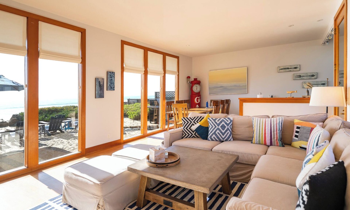 Stinson Beach House | Impressive Oceanfront Family Home in Seadrift