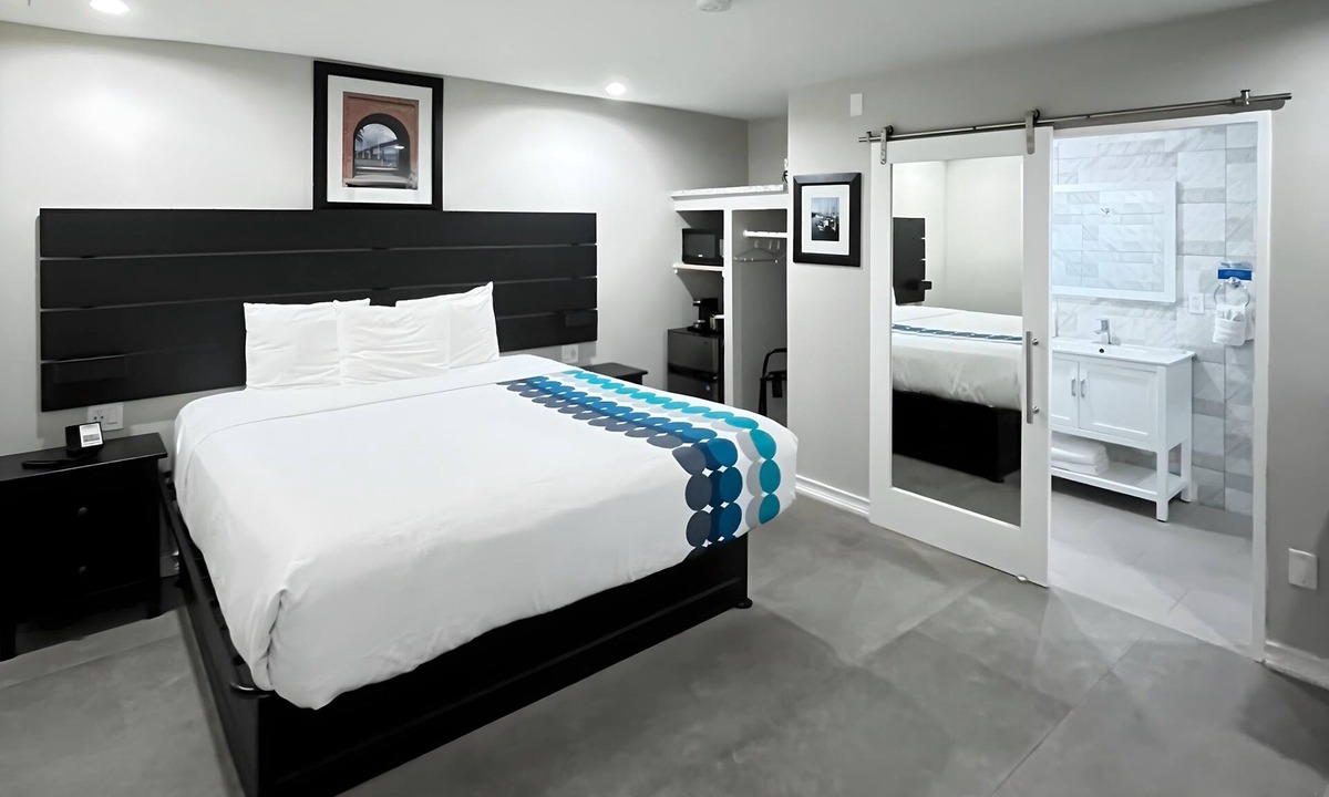 Munras Avenue Hotel | Inn By the Bay Monterey