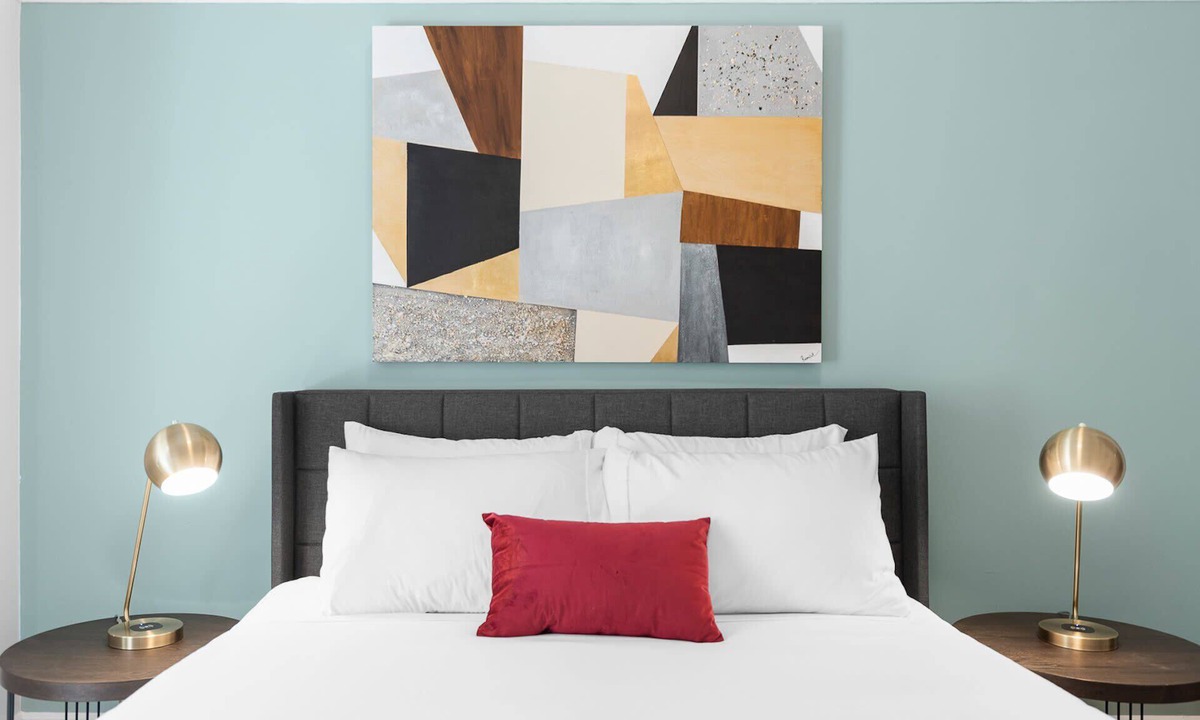 Lower Nob Hill Apartment | Kasa La Monarca | Traditional Studio + Live like a Local in San Francisco