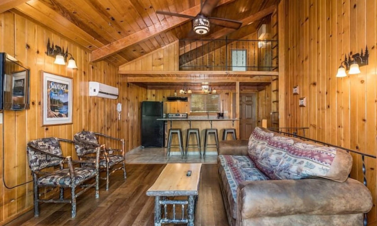 Bass Lake Hotel | King Bed Chalet with Breakfast (Select Stays), Near Bass Lake & Scenic Trails