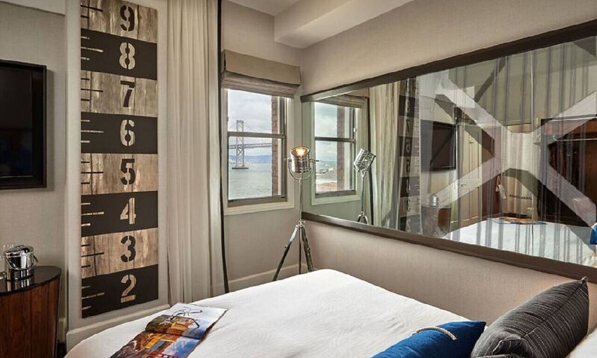 South Beach Hotel | King Room Urban Place with City/Courtyard Views + Free Breakfast