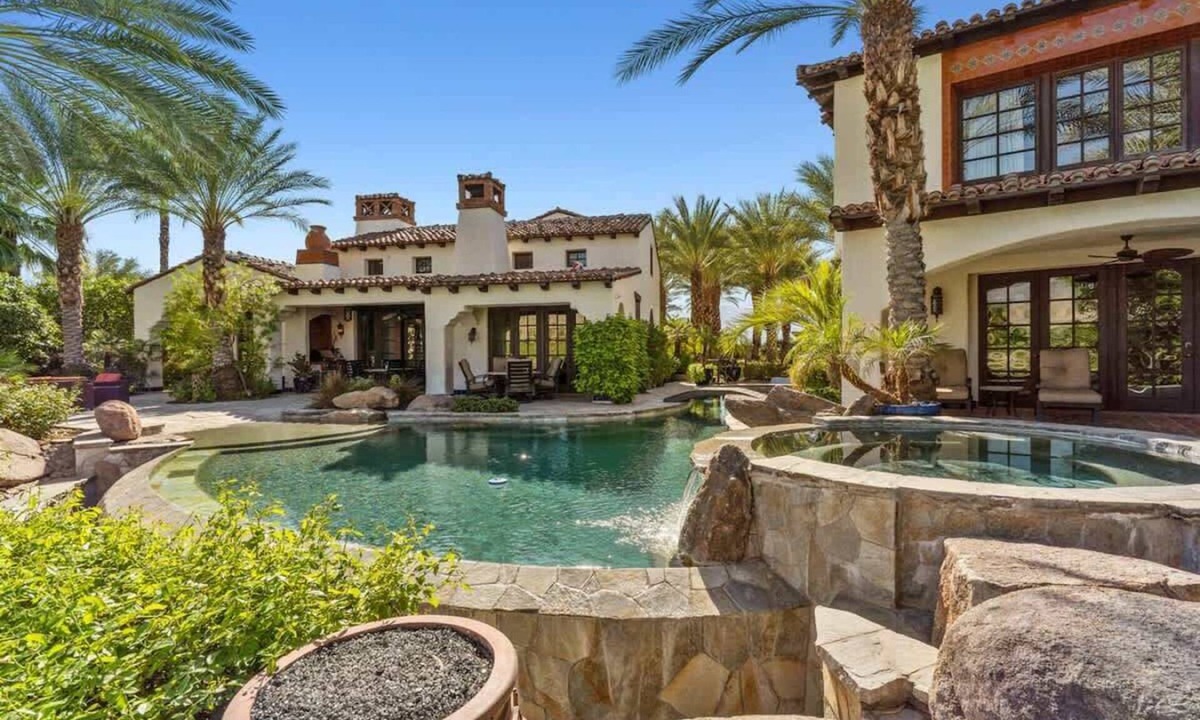 Indio House | Lakefront 6BR Estate | Private Beach, Pool & Dock