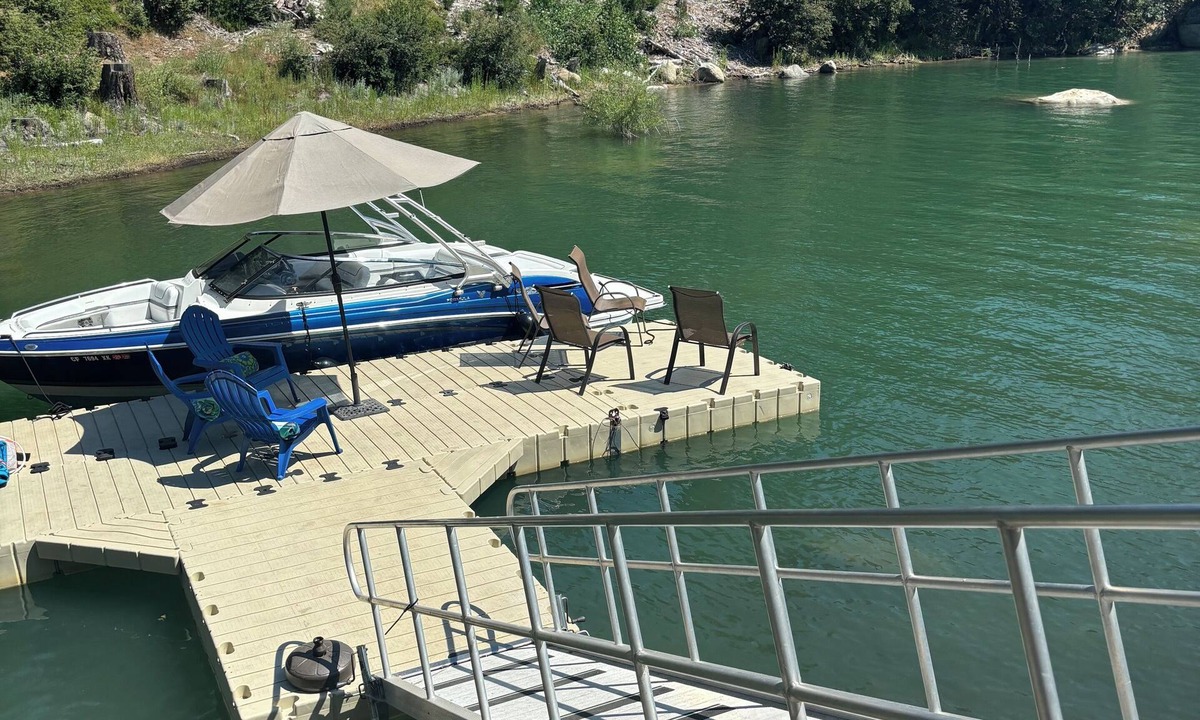 Bass Lake House | Lakefront Home w/Private Dock 3BR + Bonus Loft Game Room Sleeps 10