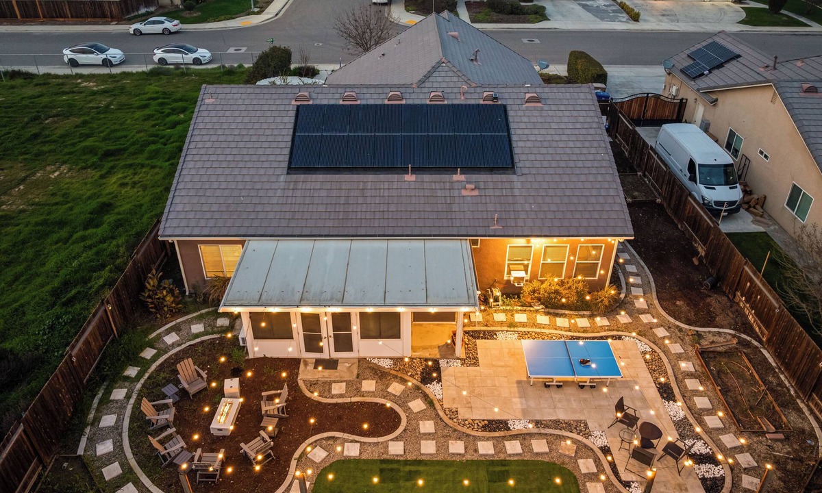 Pumpkin Center House | Large 6BR Home Walk Park In-Law Suite EV Charger