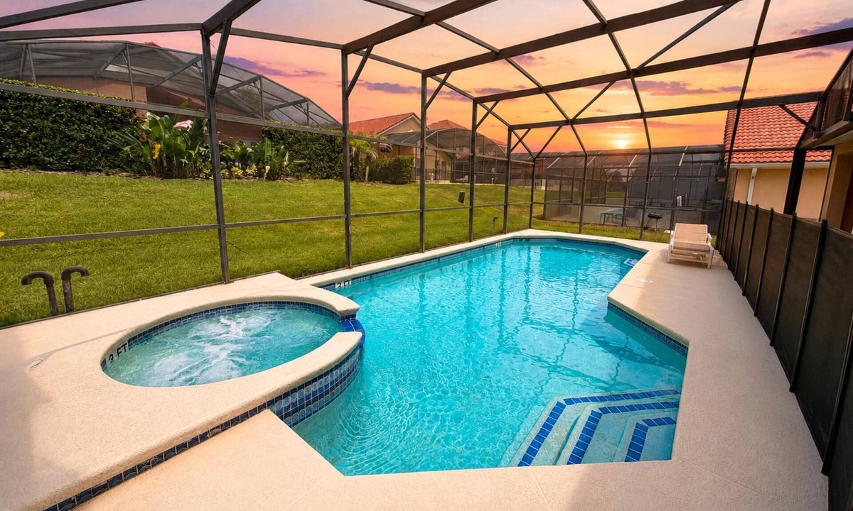 Solana House | Large Private Villa | Private Pool & Spa | Gated Community | Free Resort Access | Sleeps 10