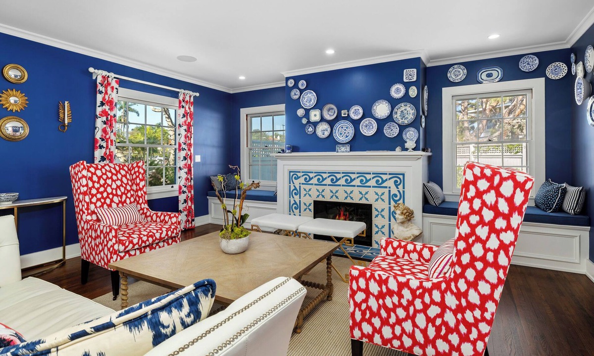 Coronado House | Large Whole House Rental w/Private Pool – 5 minute walk to beach