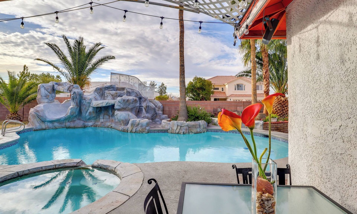 Sunrise Manor Apartment | Las Vegas Oasis 13 Mi to the Strip!