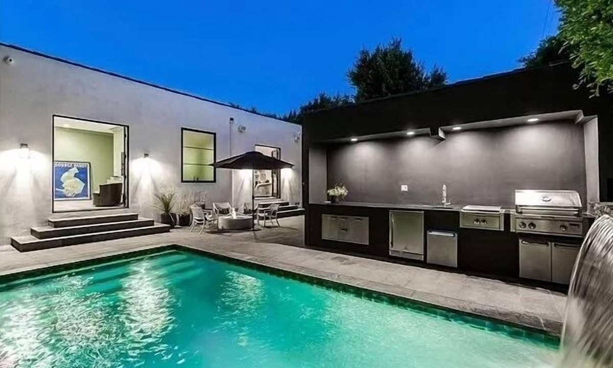 Melrose House | Los Angeles Sanctuary