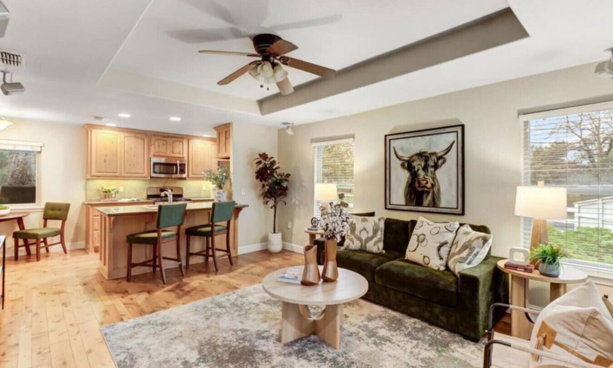 Loomis House | Lovely Loomis cottage