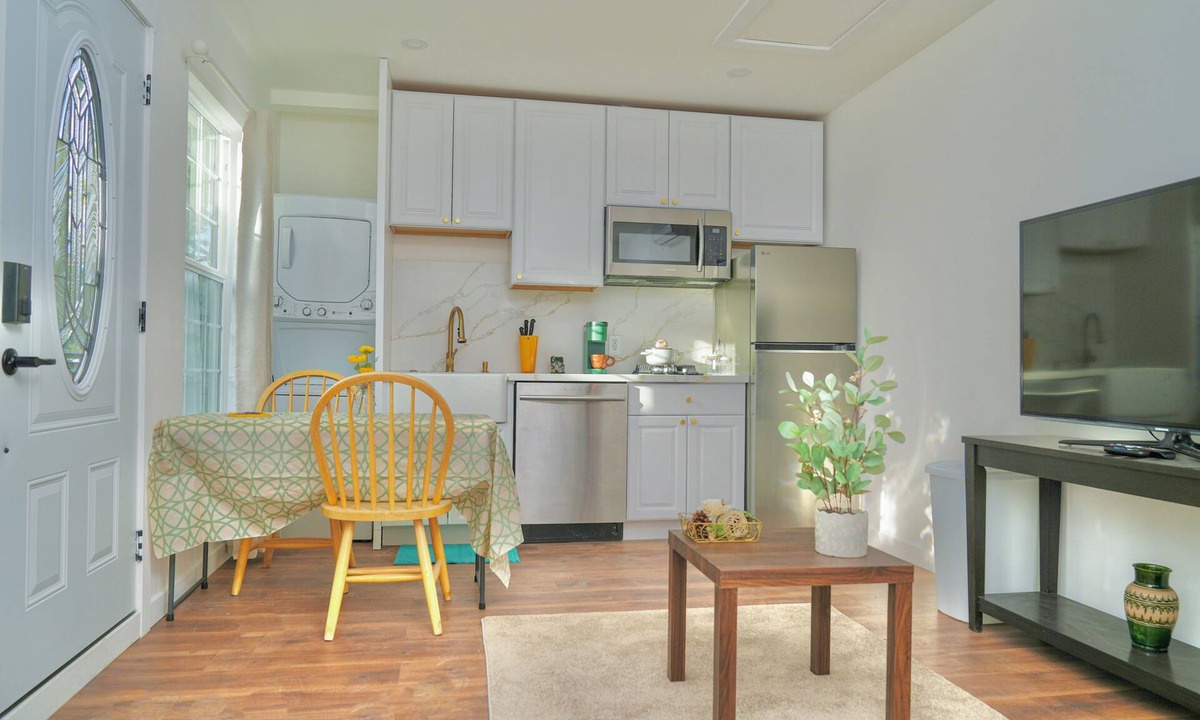 Agua Dulce Apartment | Lovely studio with AC in charming West Hills