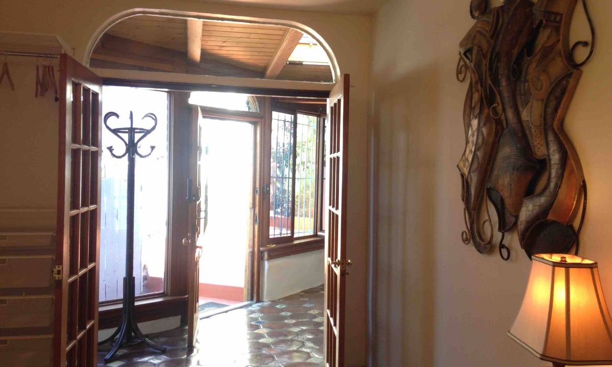 Hollywood Heights Apartment | Luxurious 1600ft, Hollywood Hills NEW LISTING!