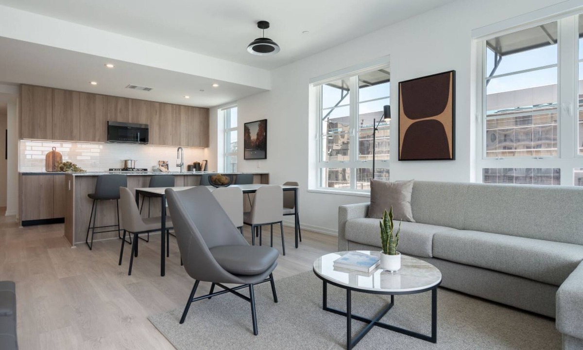 Hollywood Condo | Luxurious Extended Stays in West Hollywood – Resort Living Meets City Glam!