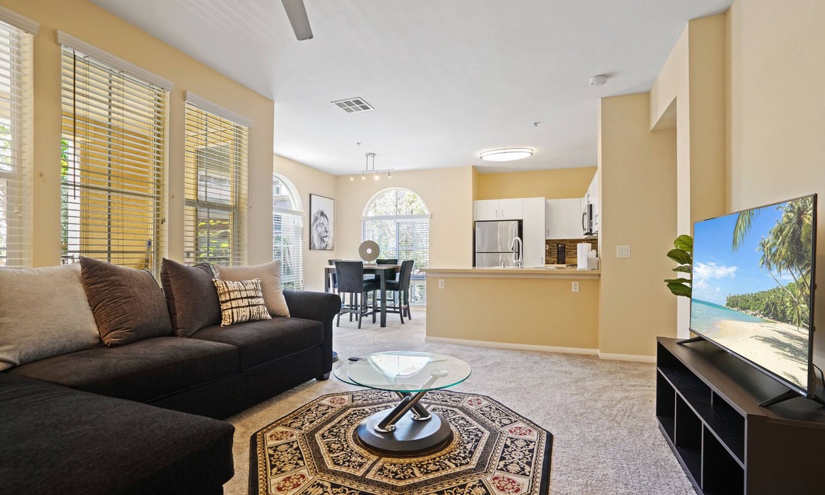 Orange Apartment | Luxury 2-BD/BA Apt! 5 Mins to Disney ! Angel Stadium! Honda Center! The Outlets!