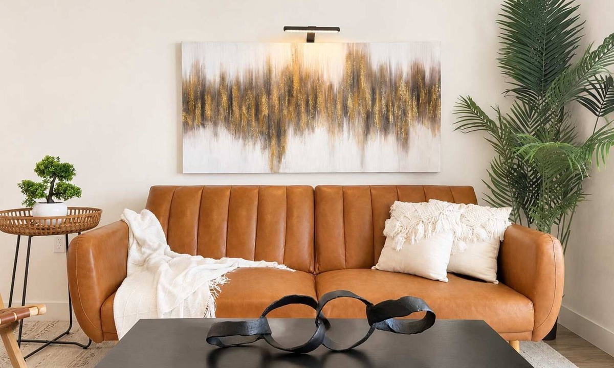 Lyon Street Apartment | Luxury Apartment 10 Min to Disneyland | Pool & Gym