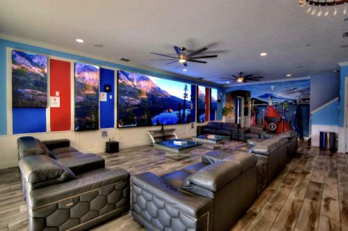 Loughman House | Luxury Infinity & Bowling Villa 14BD Theater Games Pool & Spa