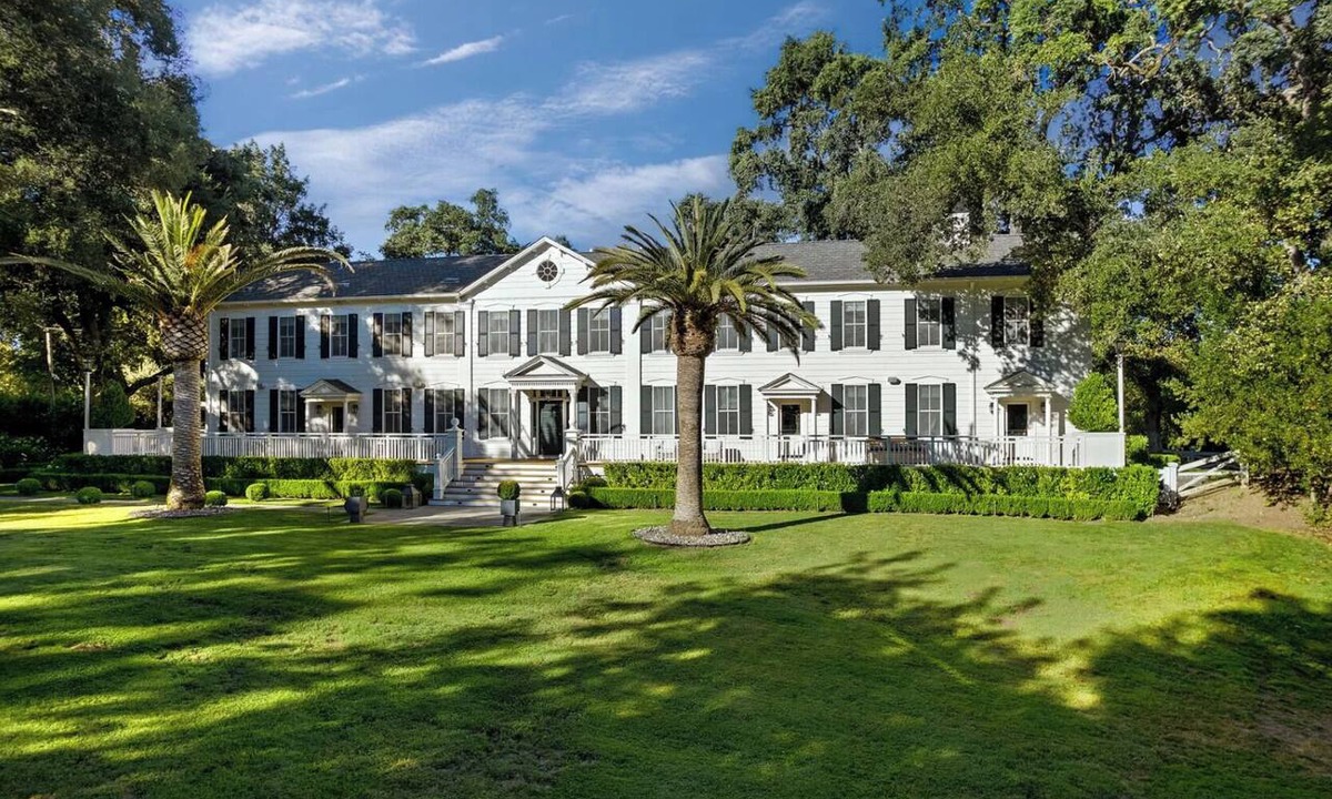 Rutherford House | Luxury Napa Valley Estate, Pool, Spa & Pickleball