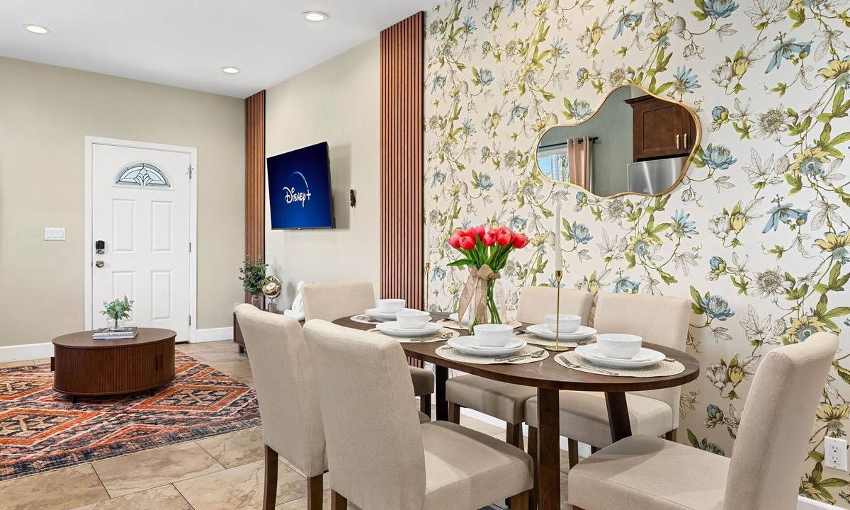 Midway City House | Luxury OC Townhome - Near Disney & Beach -Sleeps 12 - Game Room