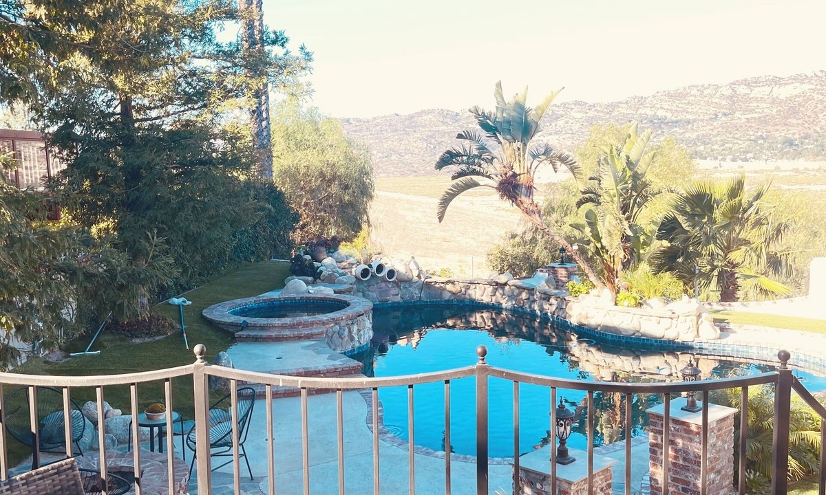 Agua Dulce House | Luxury retreat fivenbedroom mountain paradise with pool Jacuzzi/grilled barbecue