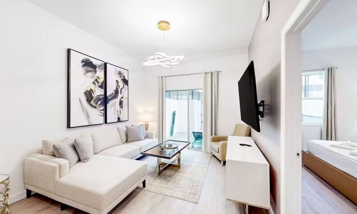 Loughman House | Luxury Town Home/Mins. to Disney/Golf Clubs/Private Pool/Pet Friendly