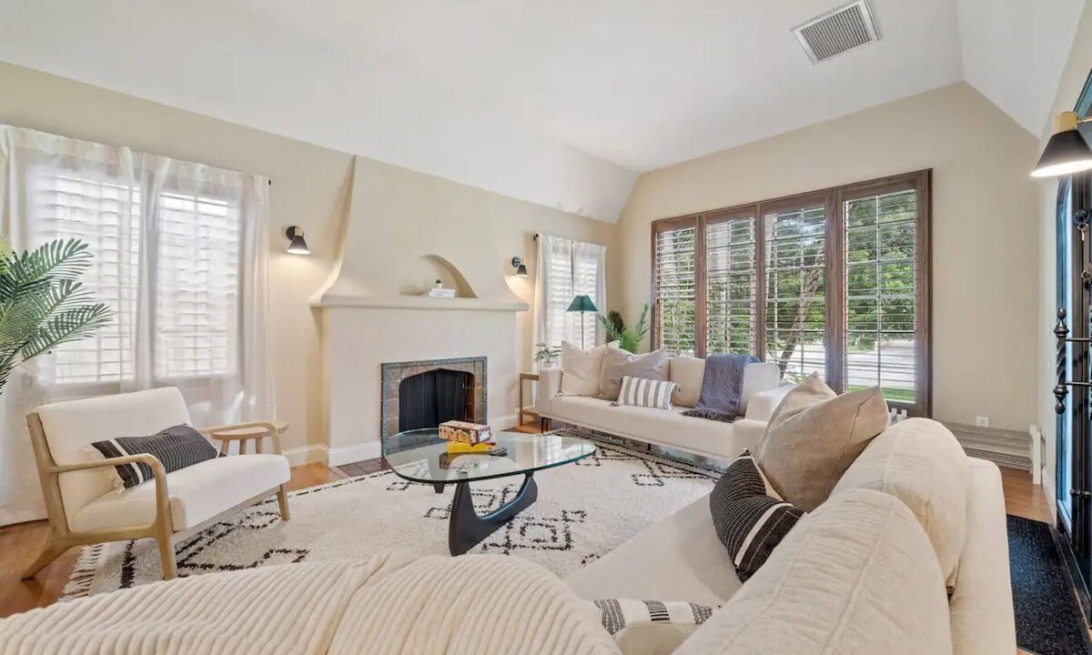 Burbank House | Maison Pool Villa
