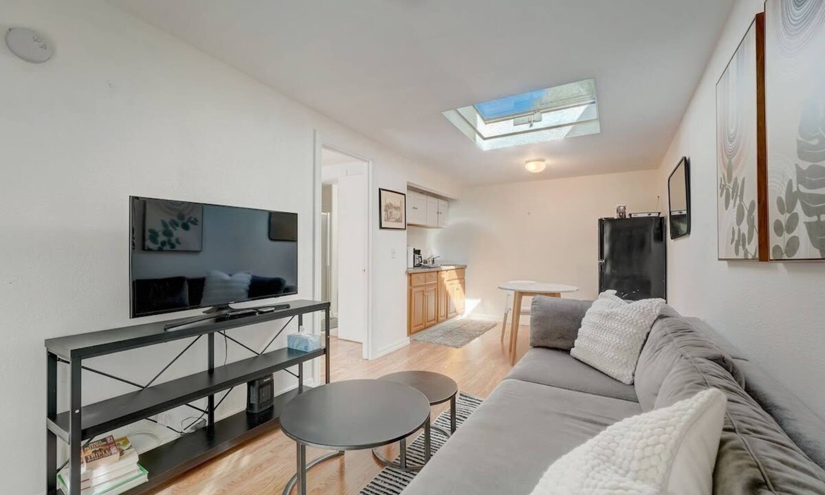 Downtown North House | Marbella Lane - Cozy 1BR in Palo Alto DWNTN Hub
