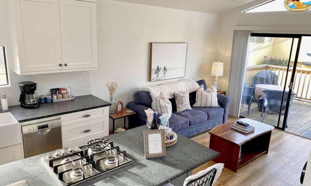 Pacific Grove House | Mermaid Hideaway One minute walk to the beach and Lovers Point 30 Day Rental