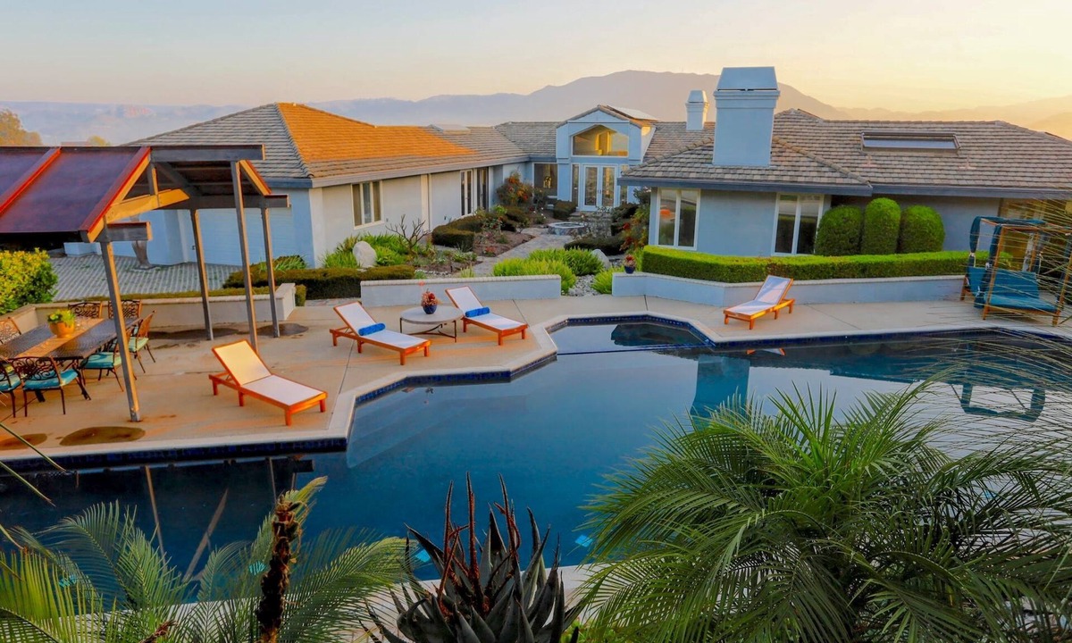 Fallbrook House | Modern Château - Lap Pool, Weddings, Wine & Beach