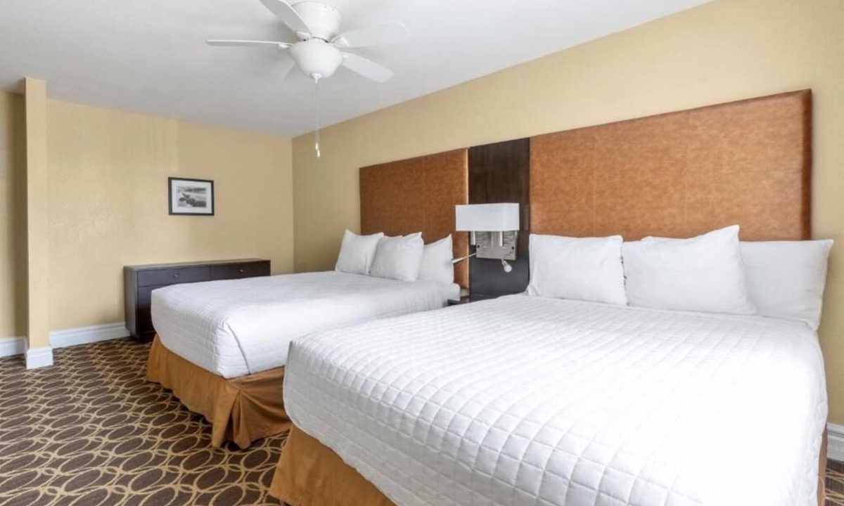 Corte Madera Hotel | Modern Family Suite w/Kitchen | Play Area | Free Parking | Outdoor Pool