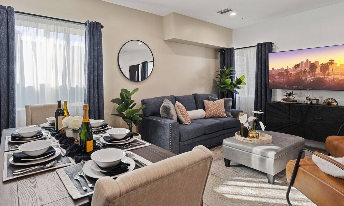 Eagle Rock House | Modern Highland Park Home with 3 Ensuite Bedrooms, Patio & BBQ