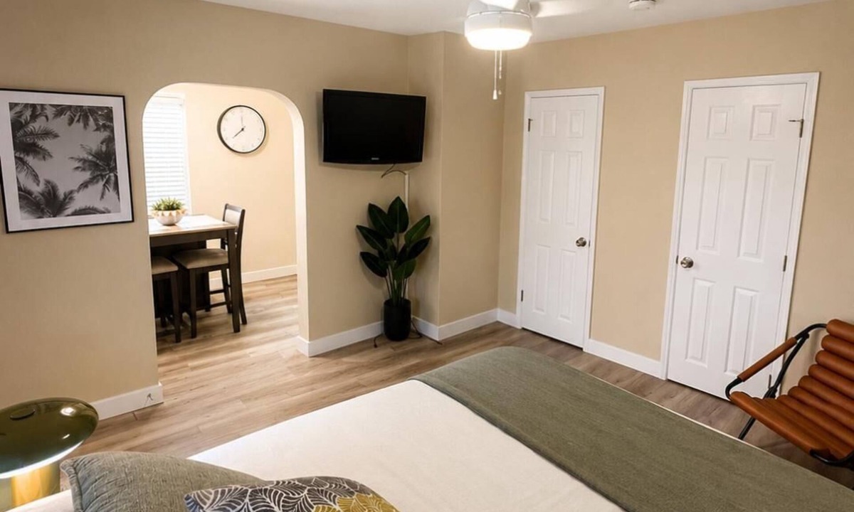 Inglewood House | Modern SoFi Retreat - 2 Min Walk to World Cup & Stadium Events