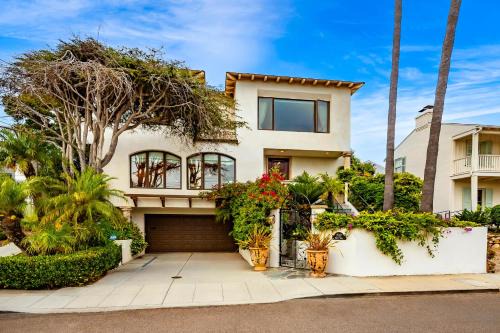 Beach Barber Tract House | Monte Vista Tuscan Villa - Ocean Views Secret Garden & Steps to Windansea