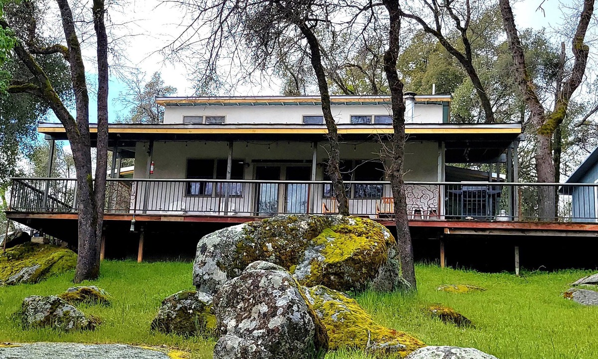 Mariposa House | Mossyrock Strawbale House - Near Yosemite & Town