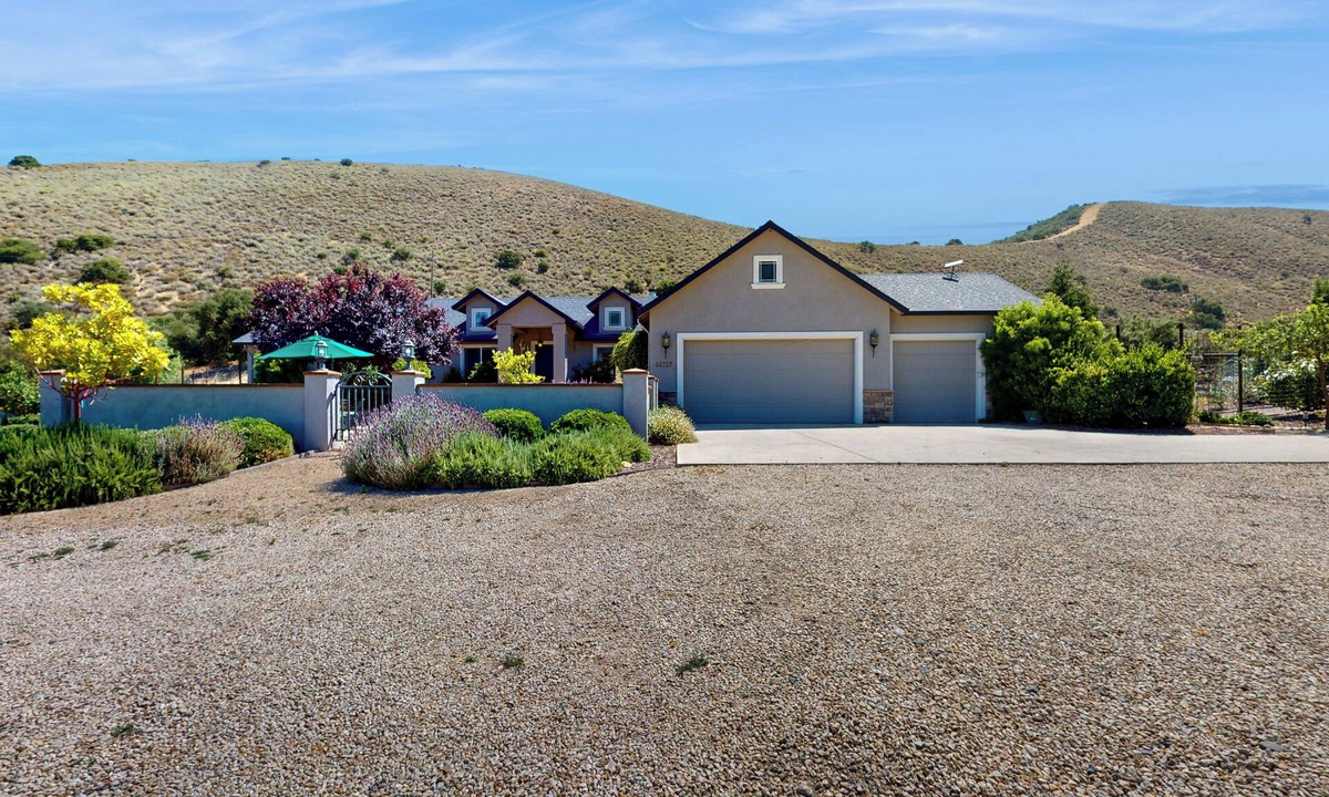 King City House | Mountain-View Backyard Oasis! King City Getaway