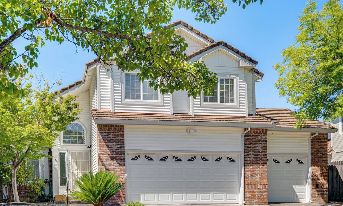 Fairfield House | Near Travis AFB & Napa Valley! Family Home w/Yard
