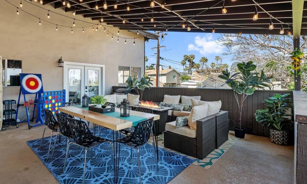 North Pacific Beach Condo | New 3 Blks Beach Sleeps 12 Games/Movies 2 CarPrk!