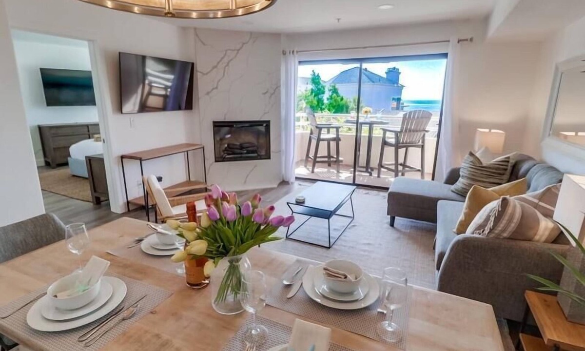 La Jolla House | NEW! 30+Day 2BD 2BTH with Ocean Views in Birdrock of La Jolla! Parking AC & Walkability!