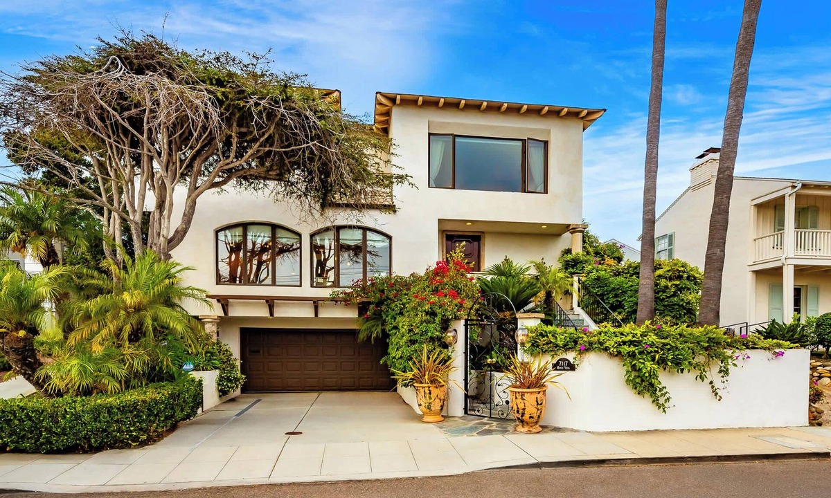 Beach Barber Tract House | *NEW*Monte Vista Tuscan Villa - Ocean Views & Steps to Windansea
