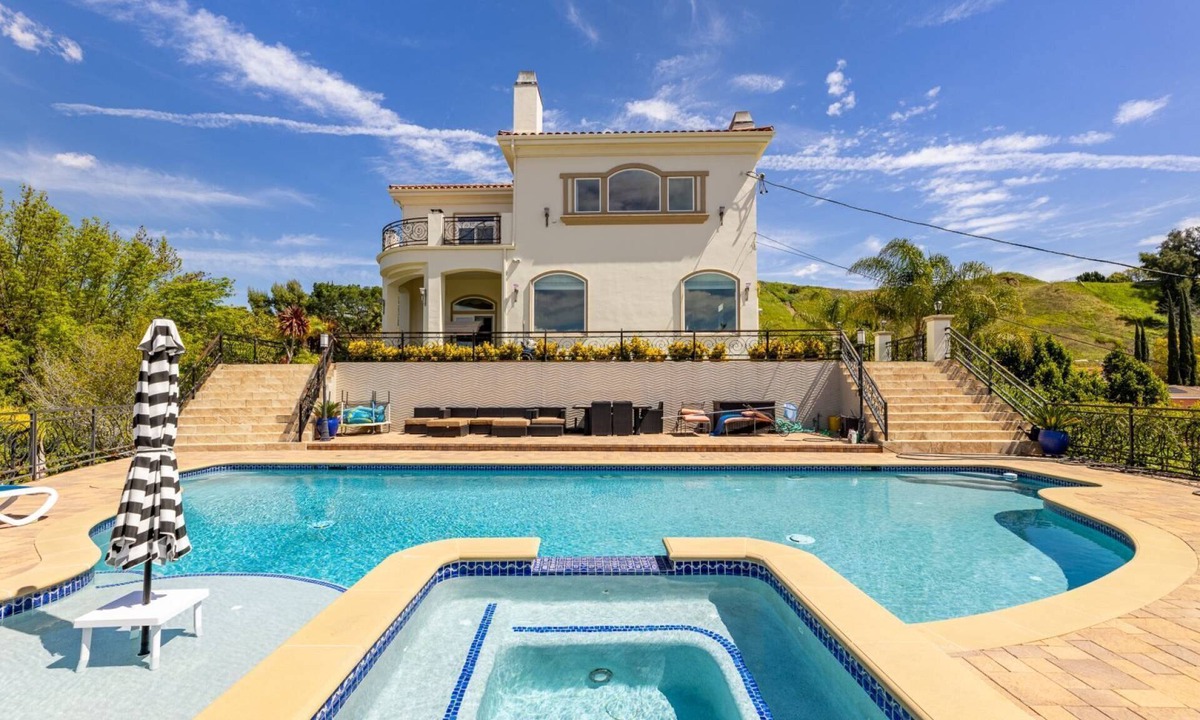 Woodland Hills House | New! Private Poolside Guesthouse Retreat