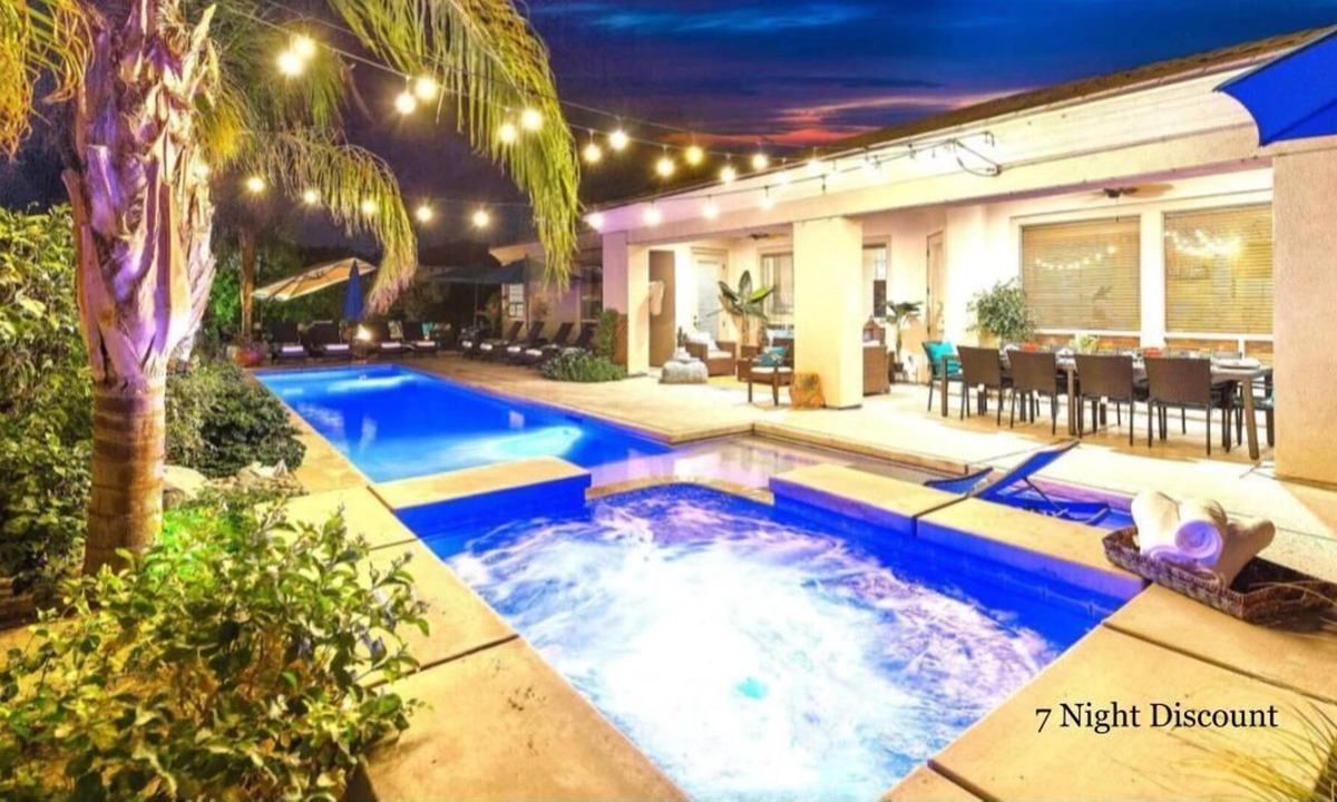 Rancho Santana House | NEW Spacious 7 Bedroom 6 Bath Resort - GOLF, WALK to COACHELLA