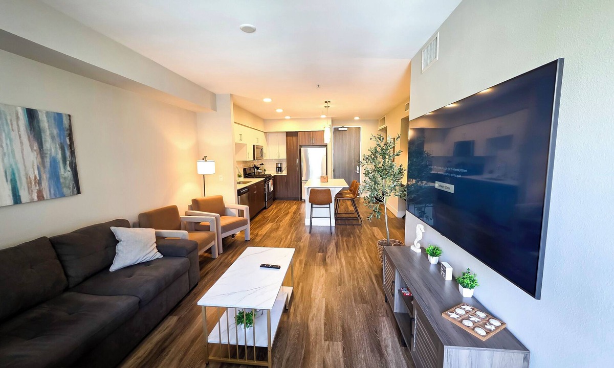 Orange Apartment | New Upscale Luxury 1bd/1ba in OC Near Disneyland