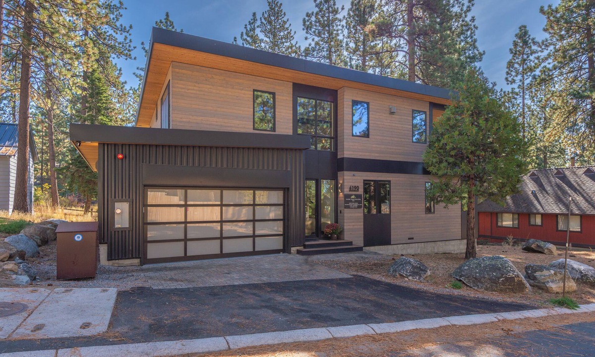 Brockway House | NEWLY BUILT LUX Kings Beach Filtered Lakeview Home, Near Speedboat Beach with AC