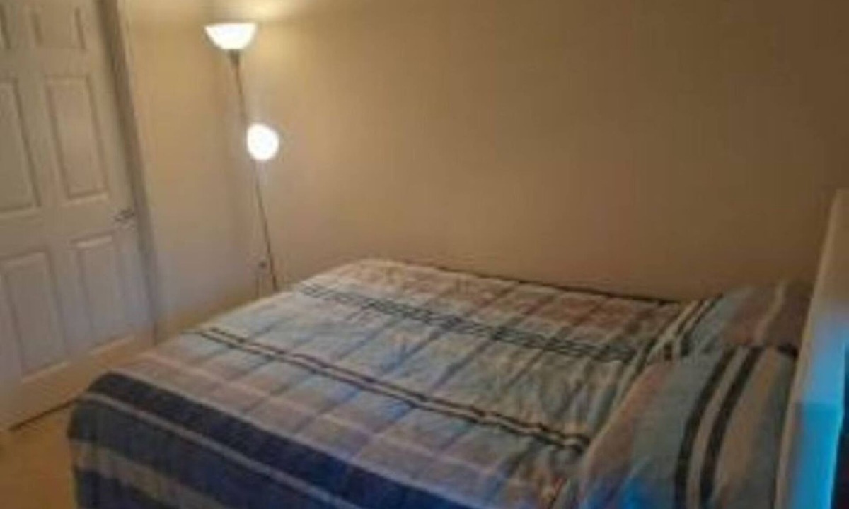 Platinum Triangle House | Nice room Great location near Disneyland, Angels Stadium convention center etc