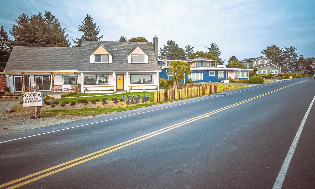 Crescent City North House | North Coast Luxury Homes: SCOPA 5BD, SELAH 4BD, SEAVIEW 3BD, SEASONG 2BD*