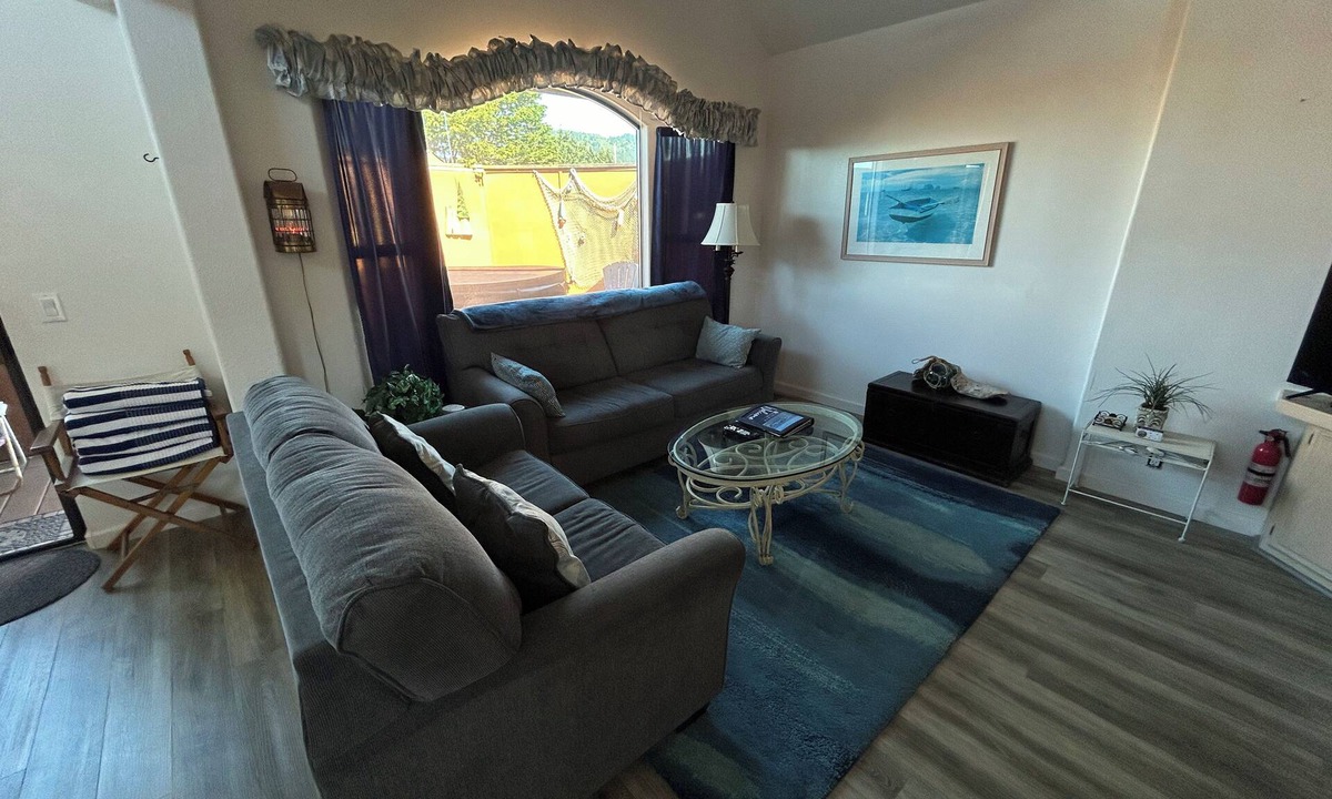 Smith River Cabin | Ocean Cabin 28 w/Jacuzzi with Private Beach (Private Beach Owned by White Rock Resort)