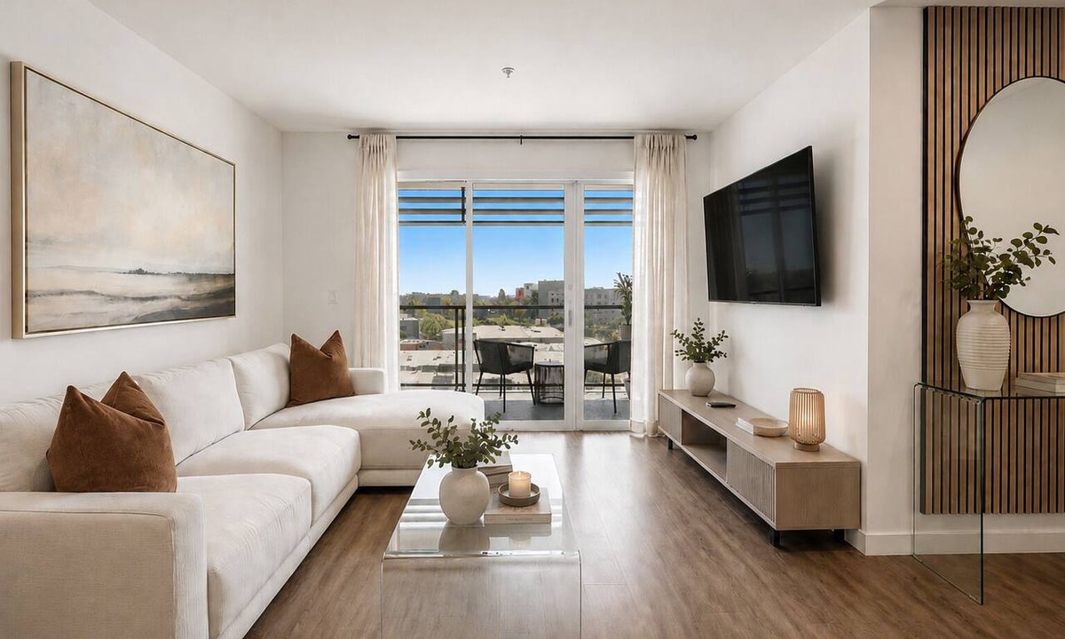 Pico Bed & Breakfast | Ocean-View Penthouse near Beach w/Rooftop Deck & Pool